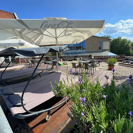 Ce Plaza Hotel