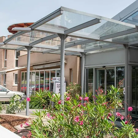 Hotel Ce Plaza 4*