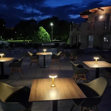 Ce Plaza Hotel