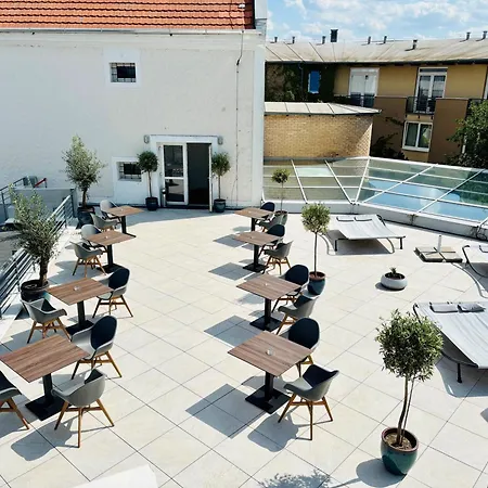 Ξενοδοχείο Ce Plaza 4*
