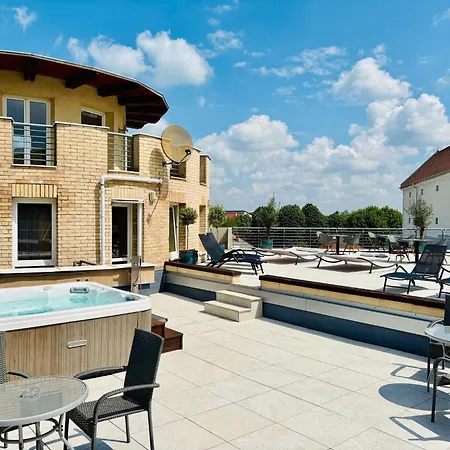 Ce Plaza Otel Siofok
