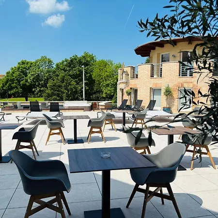 Ξενοδοχείο Ce Plaza Σίοφοκ
