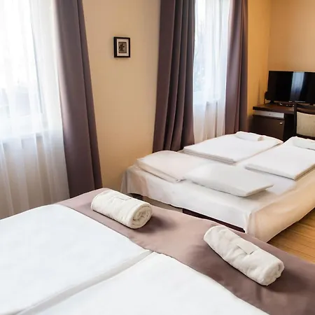 Ce Plaza Hotel