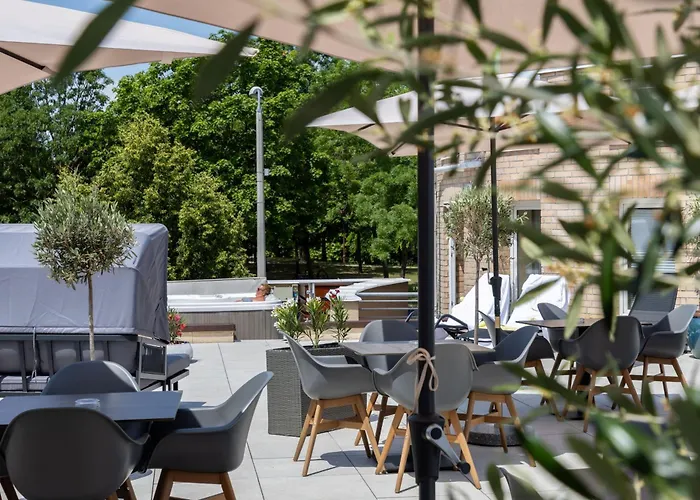 Ce Plaza Ξενοδοχείο 4*