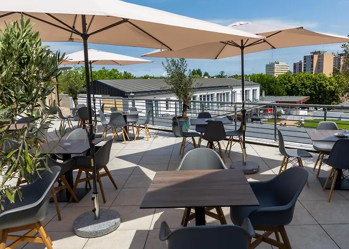 Ξενοδοχείο Ce Plaza 4*