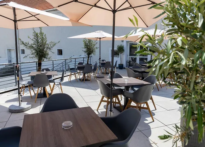 Ce Plaza שיופוק