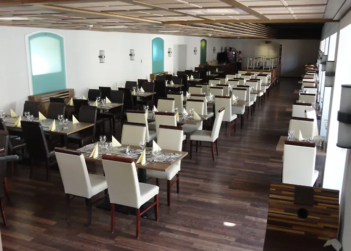 Ce Plaza 4* שיופוק